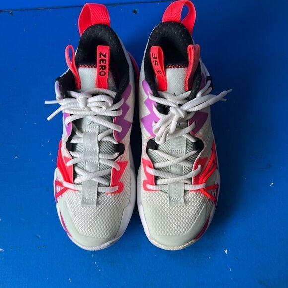 NIKE JORDAN WHY NOT ZERO.3 SE (GS) SAIL/BLCK-SPRUCE AURA [CN8107 101] US SZ 5Y - Picture 3 of 9